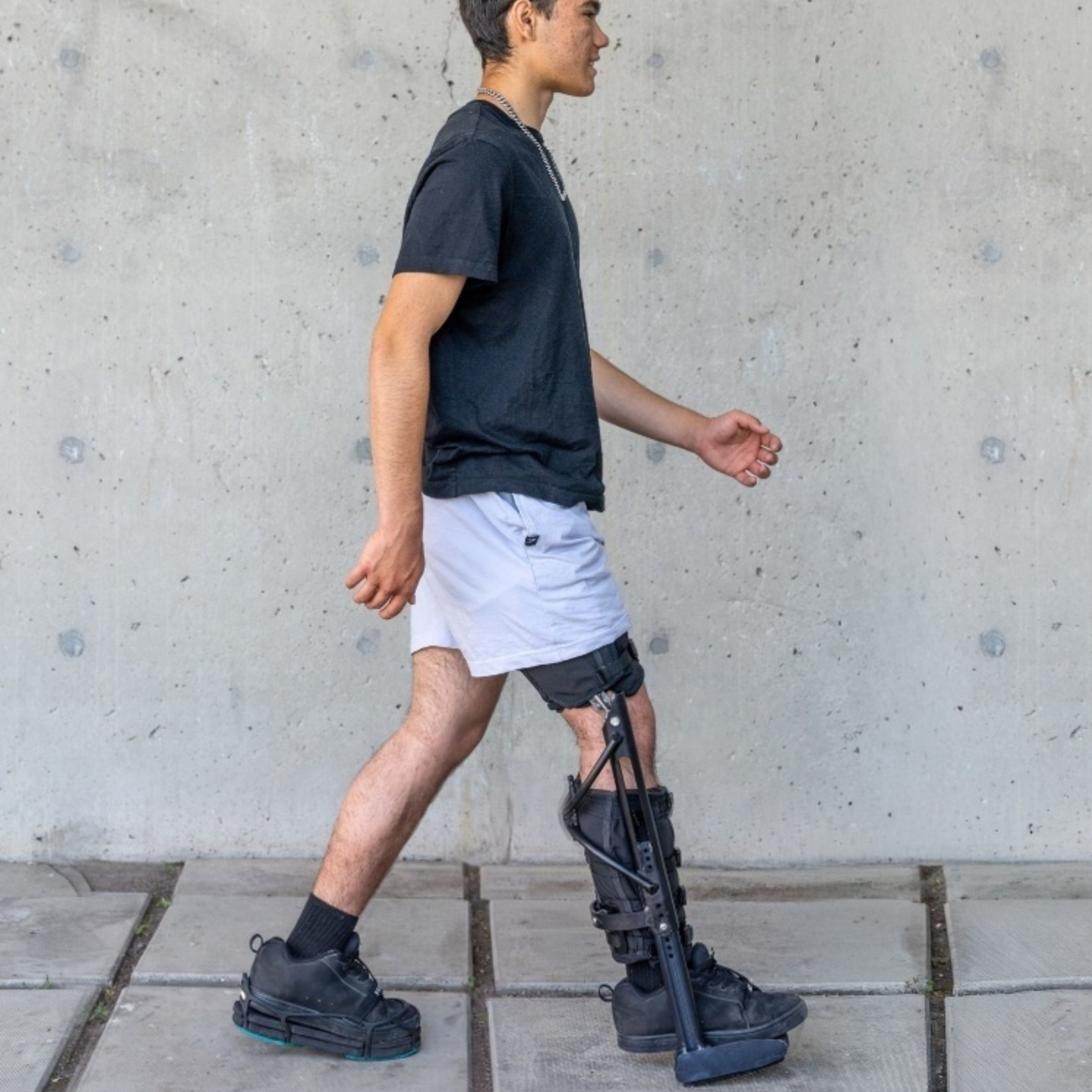 Best Hands Free Crutch Alternative for Foot & Ankle Recovery
