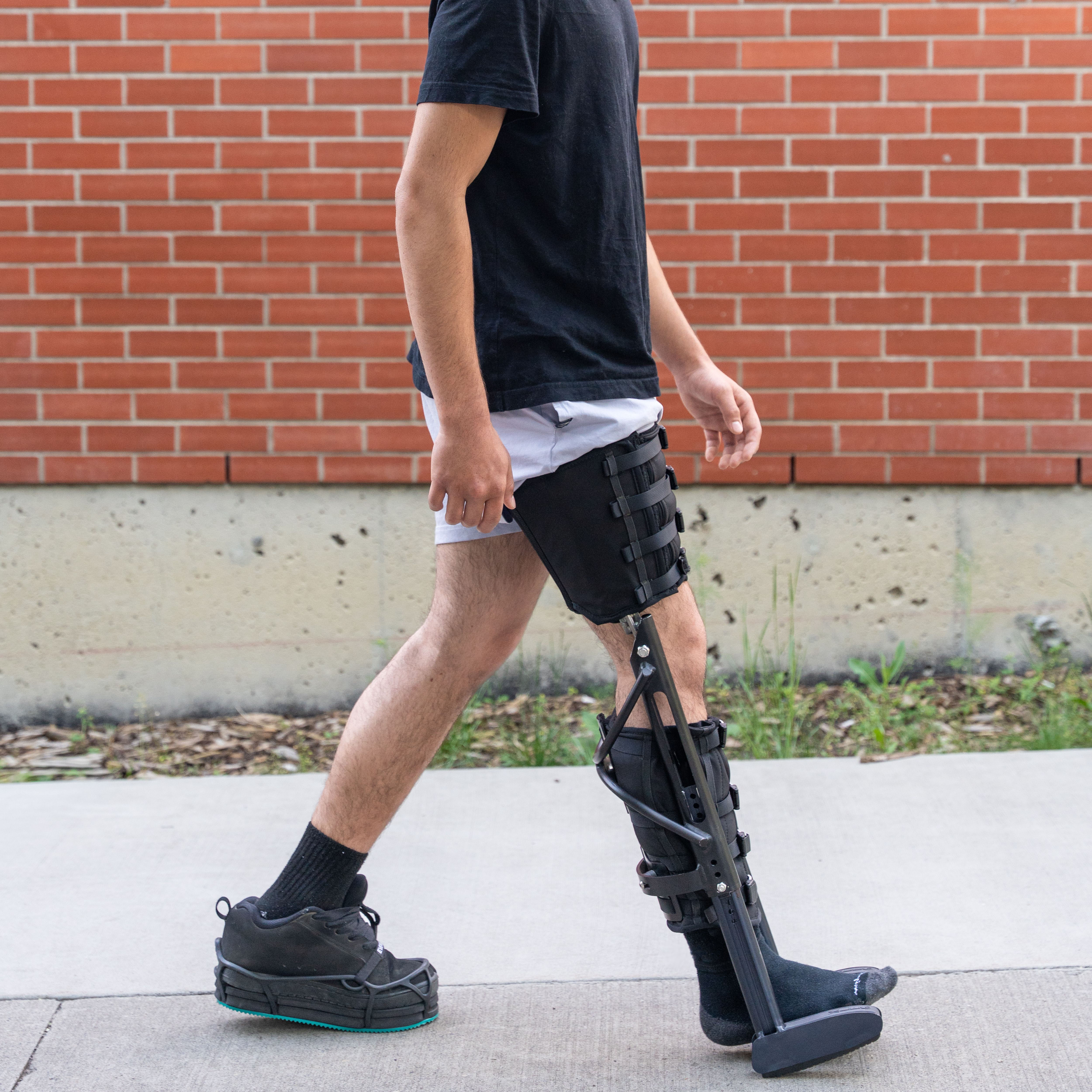 Choosing a Mobility Aid for Ankle Fusion | XLEG